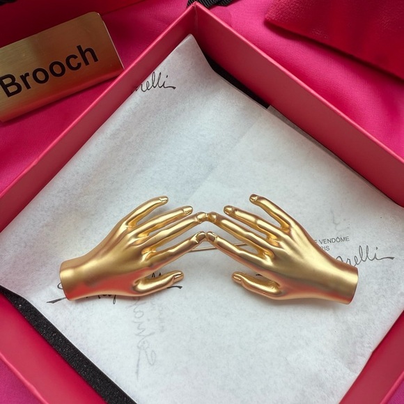 Chic Gold Hand Brooch